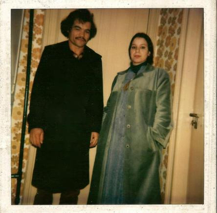 Foto gemaakt toen mijn ouders nét wisten dat mijn moeder zwanger was van mij. Toen ze hoorden dat ze hun eerste kind kregen hebben een Turkse buurvrouw gevraagd een foto te maken met haar polaroidcamera.